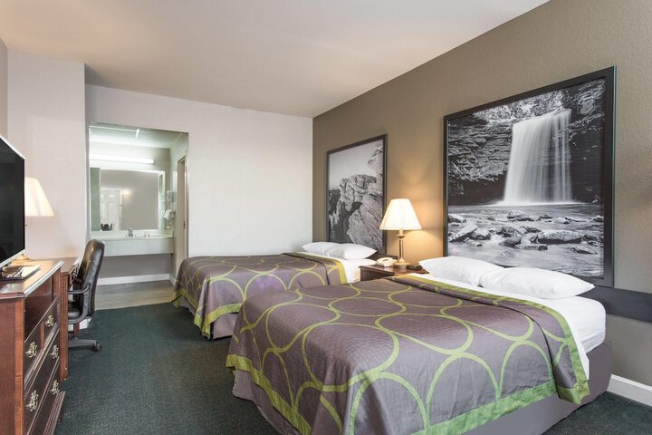 Room 11 of 19
