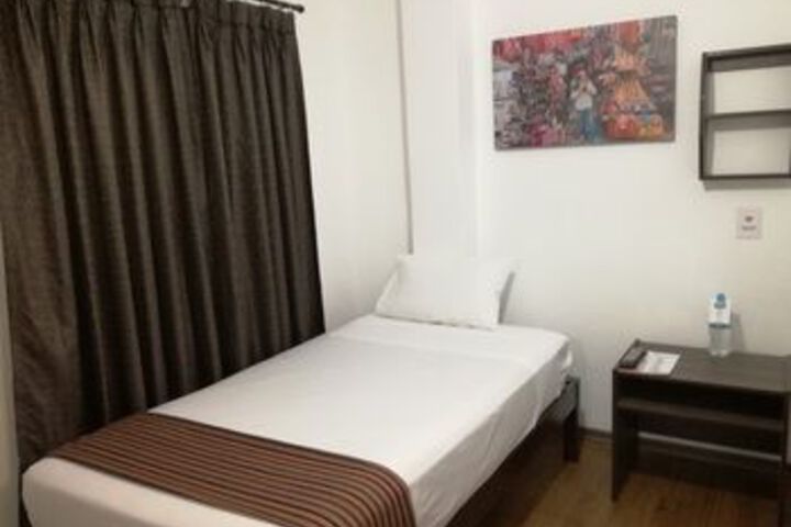 Room 14 of 18
