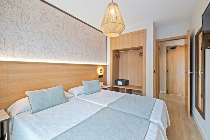 Room 16 of 63