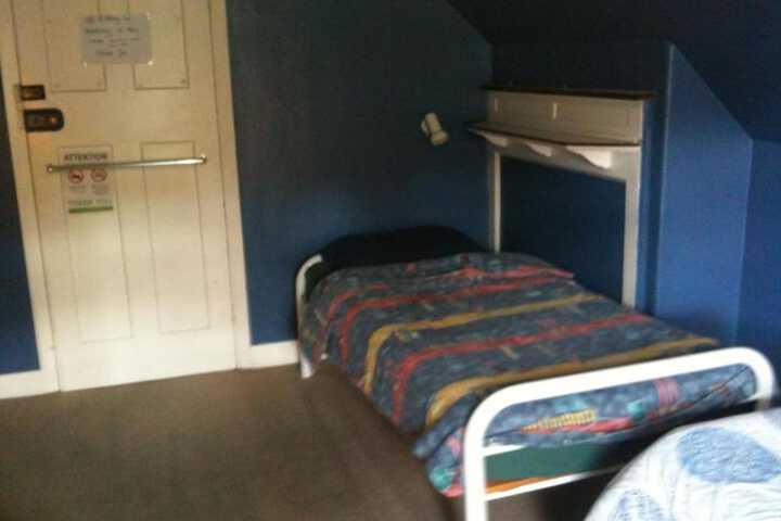 Room 2 of 62