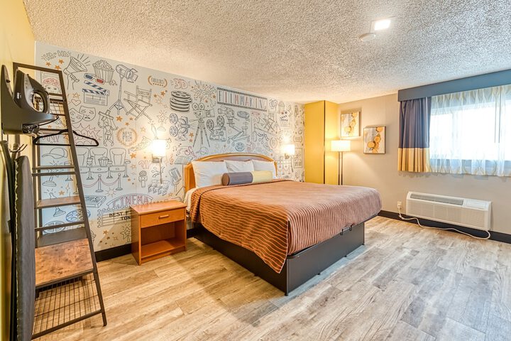 Room 14 of 28