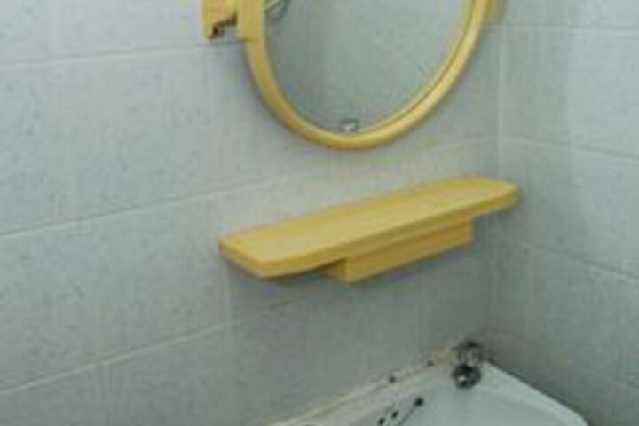 Room 9 of 28