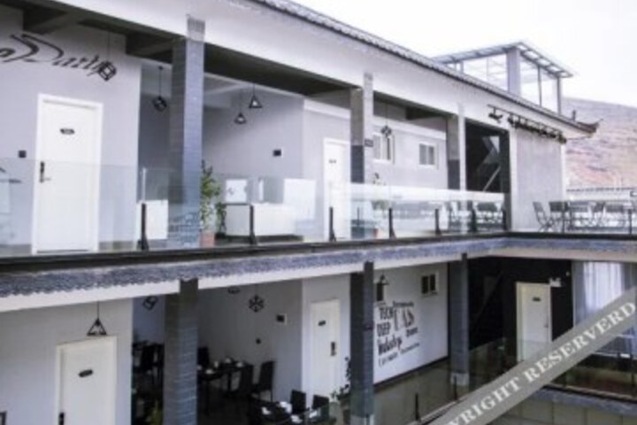 Haipai Lake View Party Hotel