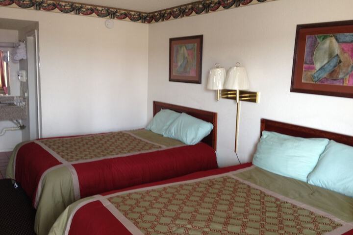 Room 10 of 20