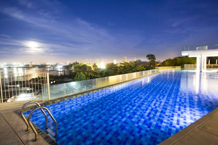 Pool 37 of 64
