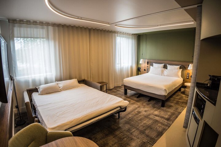 Room 25 of 117