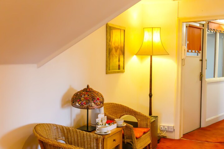 Room 98 of 174