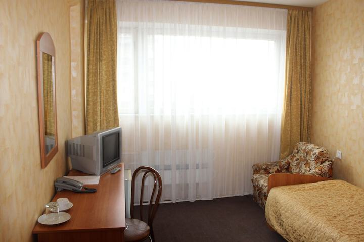 Room 4 of 33