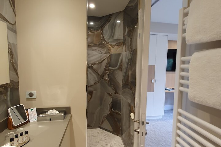 Room 40 of 57