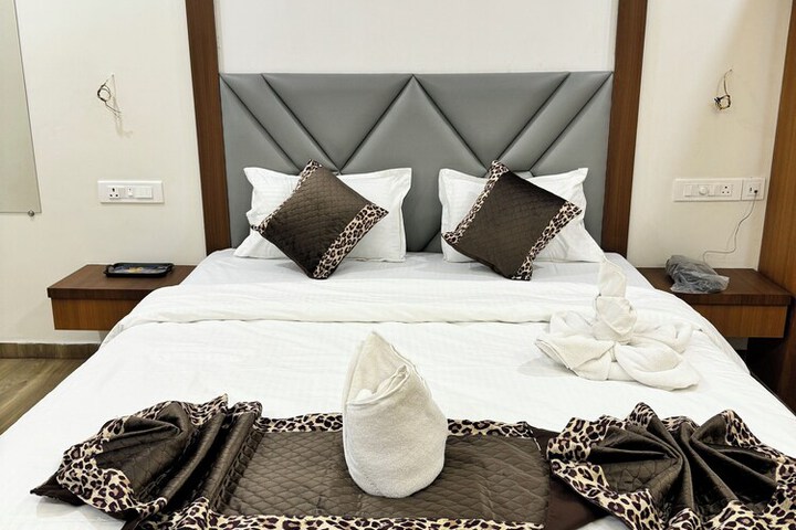 Room 12 of 84
