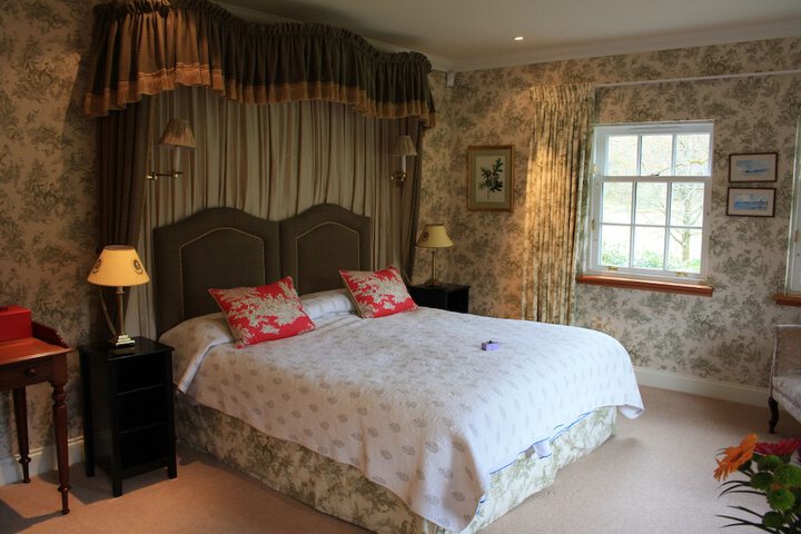 Room 4 of 74