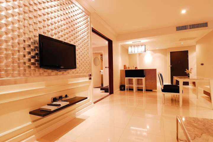Room 83 of 168