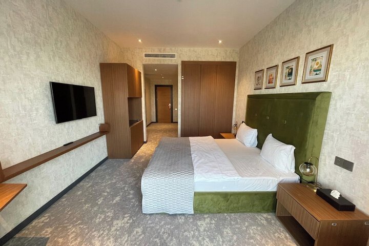 Room 8 of 30