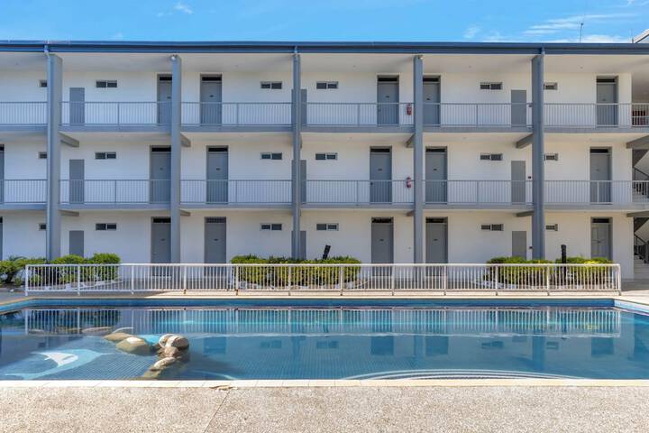 Pool Hotel