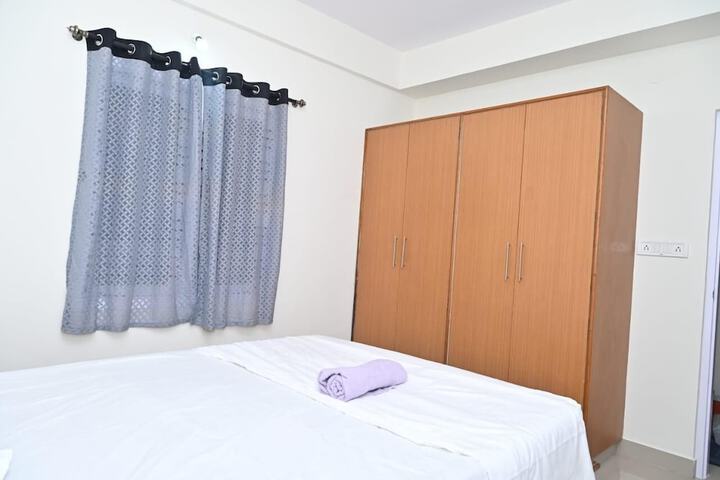 Room 4 of 14