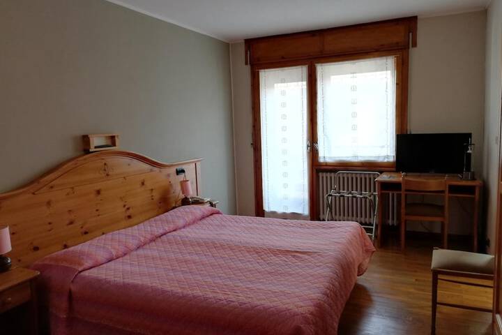 Room 6 of 35