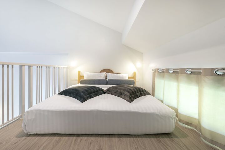Room 15 of 118