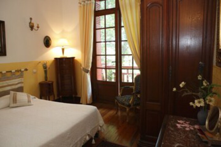 Room 30 of 40