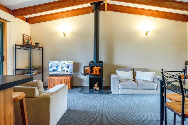 Lounge 11 of 22