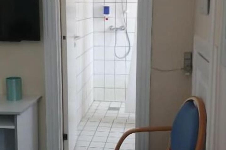 Room 4 of 30