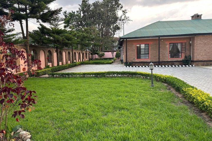 Hotel Exterior 51 of 53