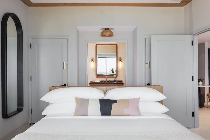 Room 30 of 206