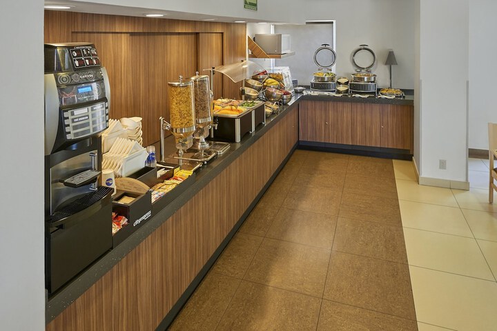 Breakfast/Coffee Service 29 of 49