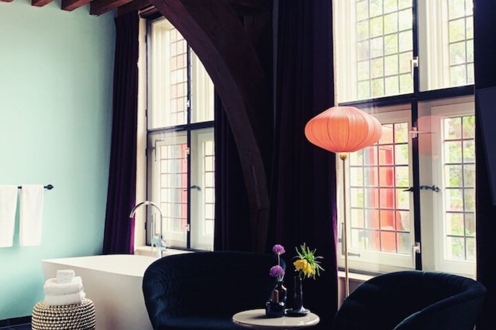 Room 15 of 52