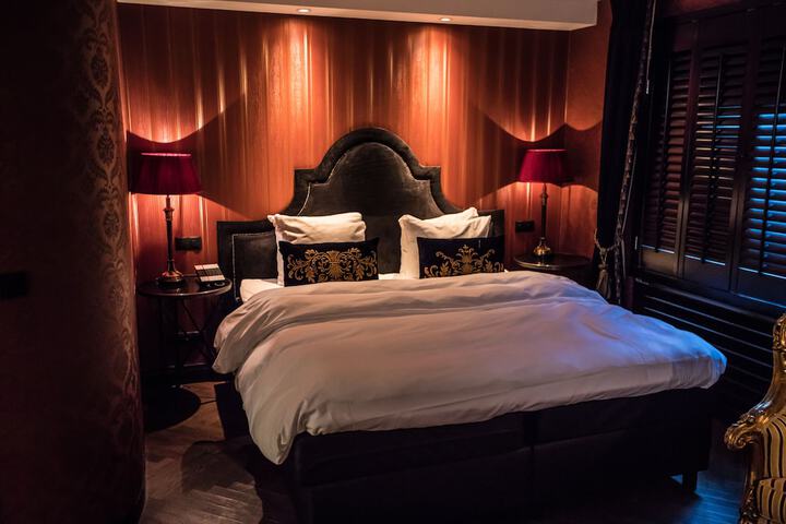 Room 14 of 50