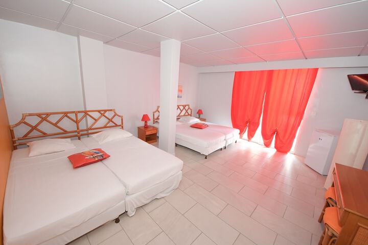 Room 14 of 93