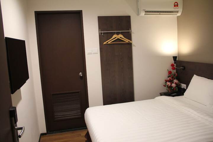 Room 7 of 50
