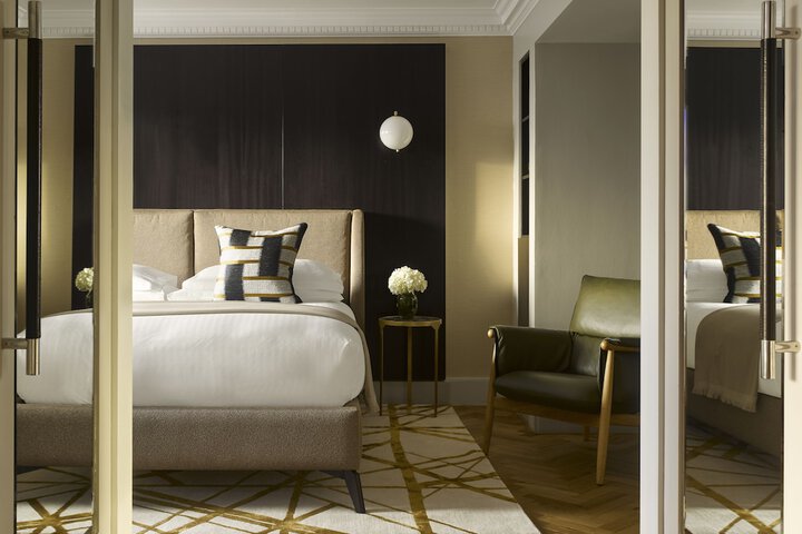 Room 16 of 230