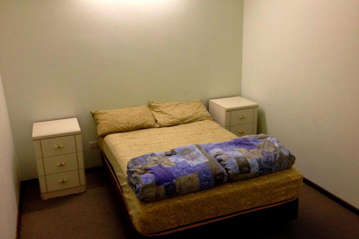 Room 2 of 6