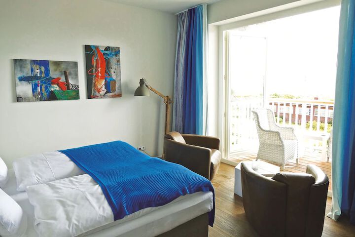 Room 10 of 31