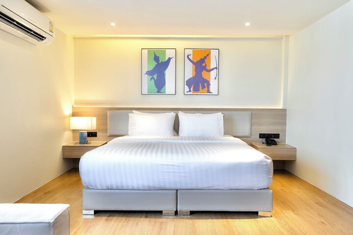 Room 27 of 125
