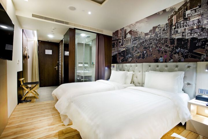 Room 15 of 87