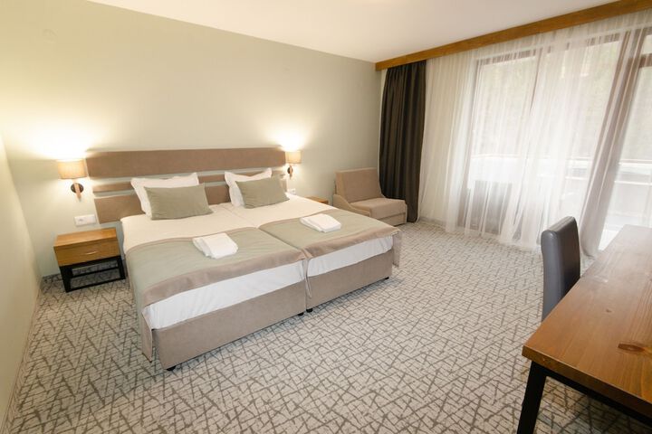 Room 10 of 38