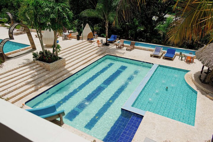Pool 25 of 31