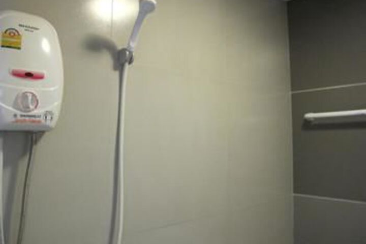 Room 5 of 18