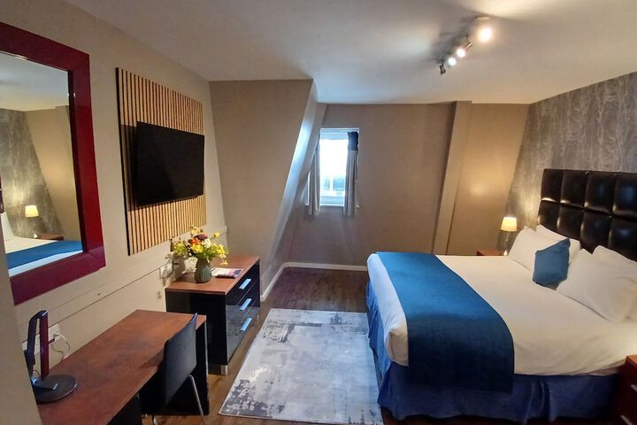 Room 118 of 182