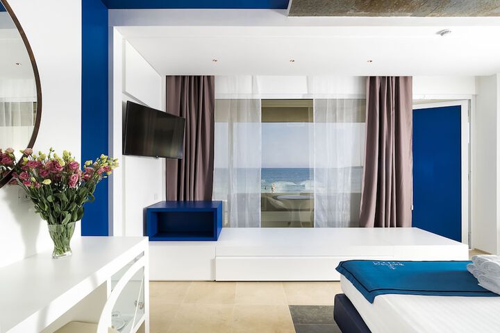 White Bay Resort in Syracuse