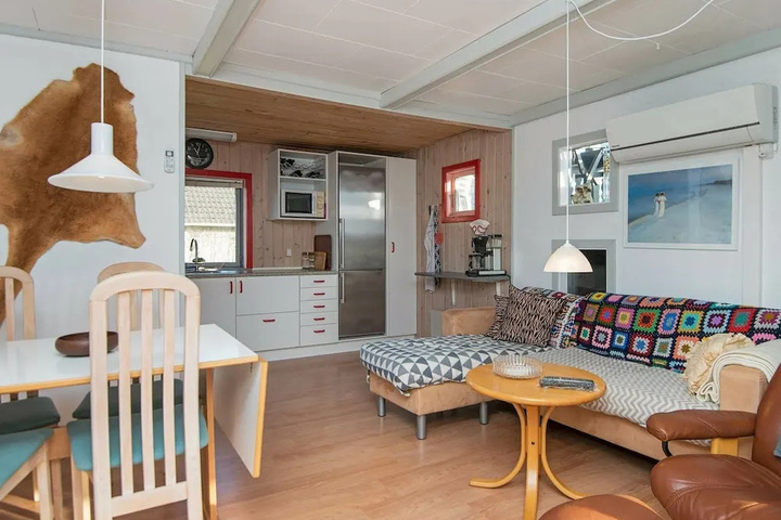 Room 2 of 14