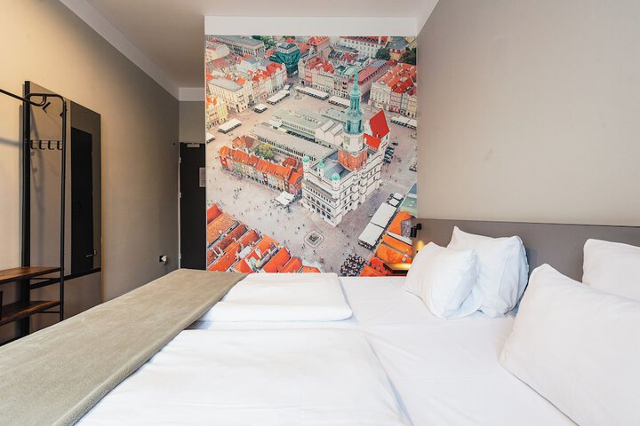 Room 17 of 65