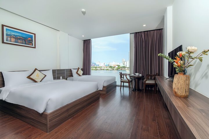 Room 10 of 43