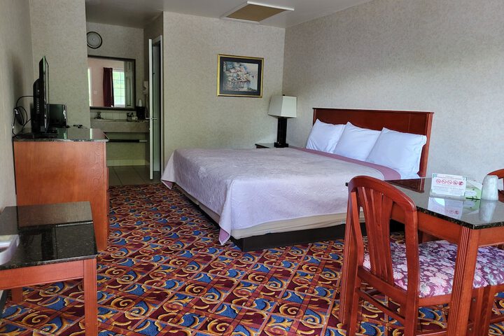 Room 13 of 34