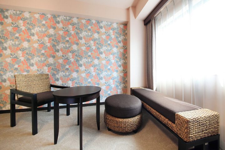 Room 27 of 43