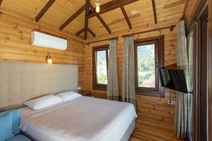 Room 2 of 26