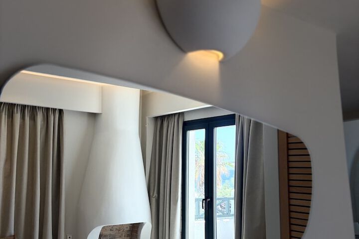 Room 32 of 73