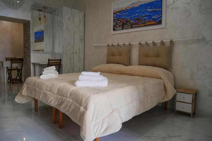 Room 2 of 3