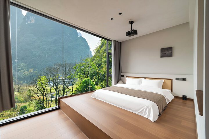 Room 2 of 21